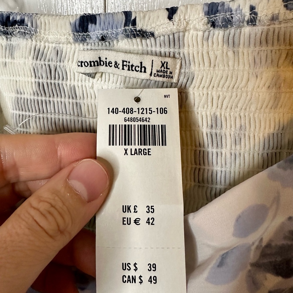 Abercrombie‎ Fitch Floral Smocked Crop Cami Top Ivory Blue XL NWT - Picture 3 of 3